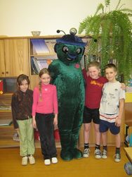 2.a klases grāmatu eksperti (no kreisās): Samanta Rulle, Elēna Ozoliņa, Egle Guntis, Āris Zanders 2.a klases grāmatu eksperti (no kreisās): Samanta Rulle, Elēna Ozoliņa, Egle Guntis, Āris Zanders