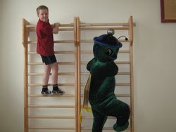 Kā pareizi vingrot man parādīja un iemācīja 2.a klases skolnieks Guntis Egle, kurš ir arī grāmatu eksperts jau otro gadu Kā pareizi vingrot man parādīja un iemācīja 2.a klases skolnieks Guntis Egle, kurš ir arī grāmatu eksperts jau otro gadu